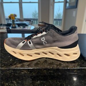 Onn Cloudmonster size 9